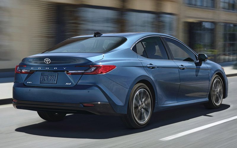 Toyota Camry 2024 โฉมใหม่ คาดราคาไม่ต่างเดิม มีอะไรใหม่ที่น่าสนใจบ้าง