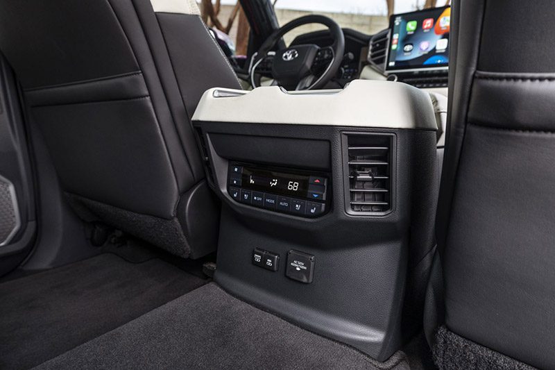 Toyota Sequoia 2023 ลุคใหม่อย่างเฟิร์ม ไม่มี V8 แต่ทรงพลังมาก Toyota Sequoia 2023 ลุคใหม่อย่างเฟิร์ม ไม่มี V8 แต่ทรงพลังมาก