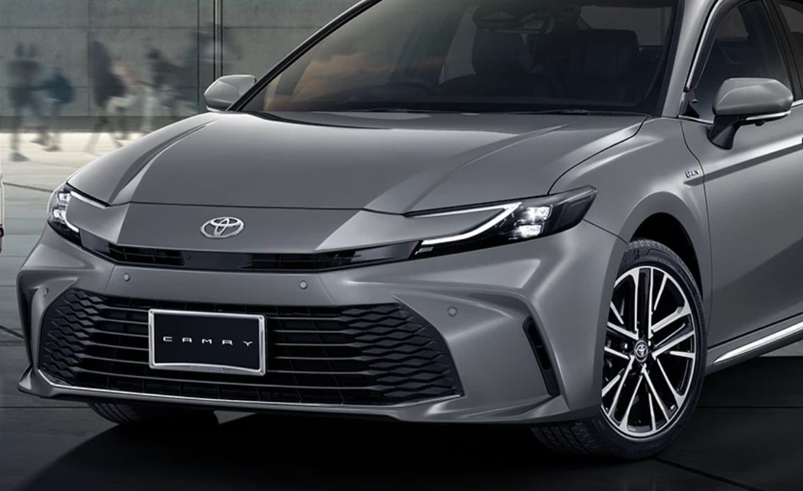 TOYOTA CAMRY 2025 ราคา ทุกรุ่น และตารางผ่อน