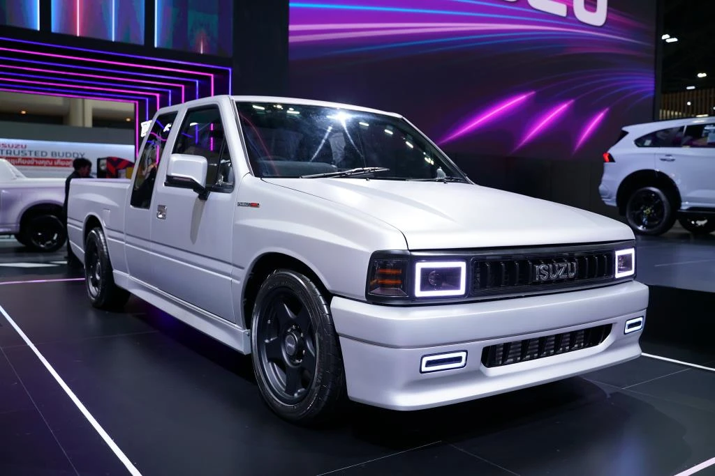 Isuzu Dragonmax รถต้นแบบ Restomod ย้อนตำนาน “มังกรทอง”