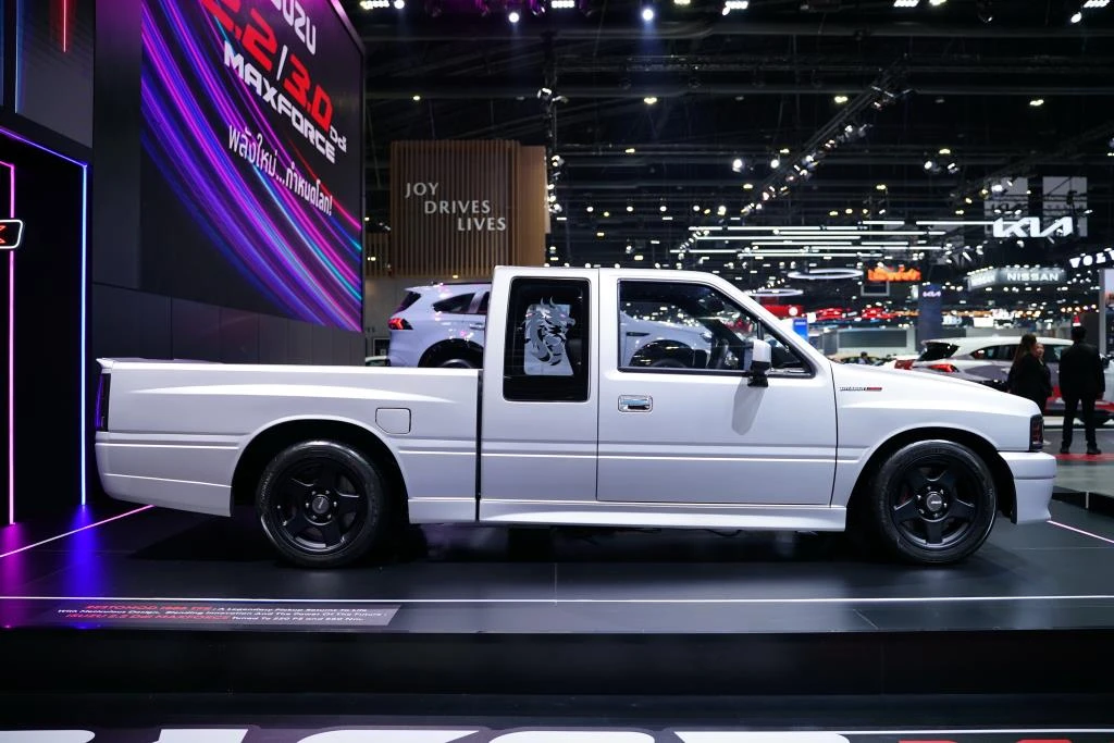 Isuzu Dragonmax รถต้นแบบ Restomod ย้อนตำนาน “มังกรทอง”