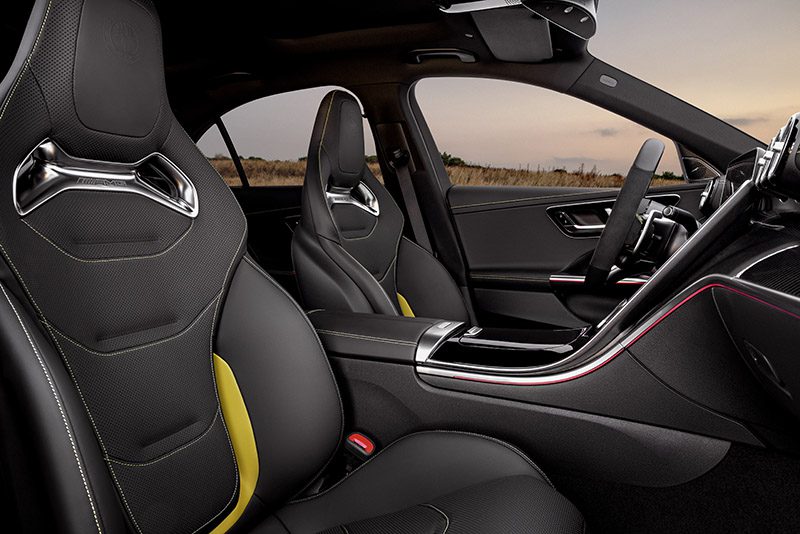 Mercedes-AMG C63 S E Performance Mercedes AMG C63 S E Performance นี่คือที่สุดในรุ่นเรื่องความแรง