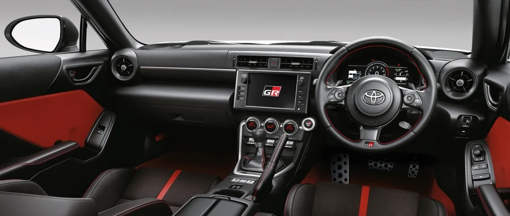 Toyota GR86 2025 ราคา สเปค และเทคโนโลยีฟีเจอร์