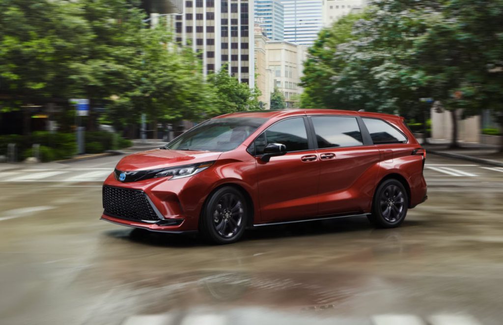 Toyota Sienna 2025 มินิแวนไฮบริดที่ตอบโจทย์ครอบครัวยุคใหม่