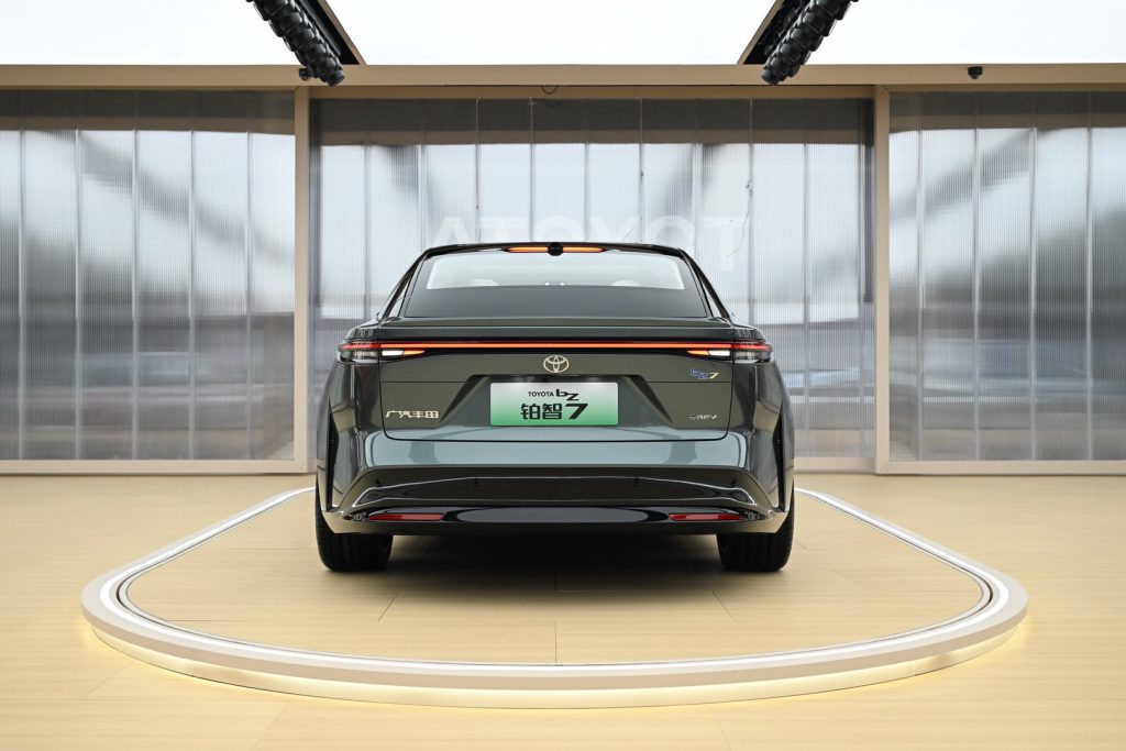 Toyota bZ7 2025 ซีดานไฟฟ้าเรือธงจากโตโยต้า พร้อมท้าชน