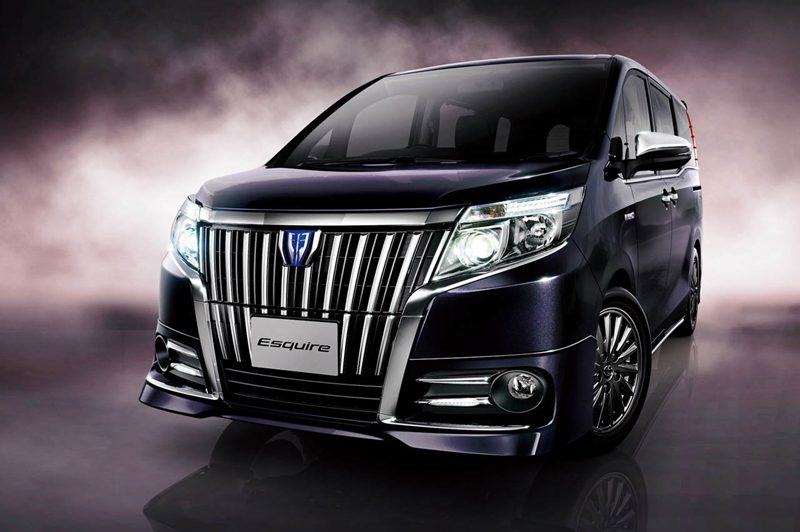 Toyota Esquire มินิแวนหรู 7 ที่นั่ง สไตล์พรีเมียม ขับง่าย