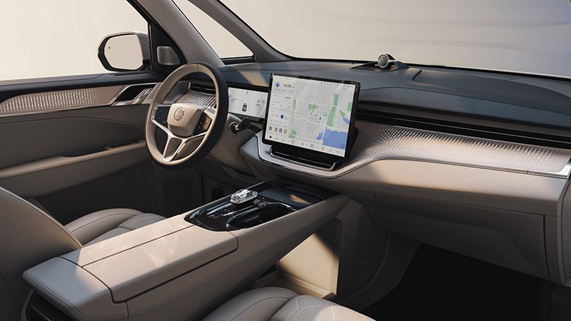 Volvo EM90 รถ MPV ไฟฟ้าหรูที่ราคาแพงกว่าคู่แฝดเกือบครึ่ง