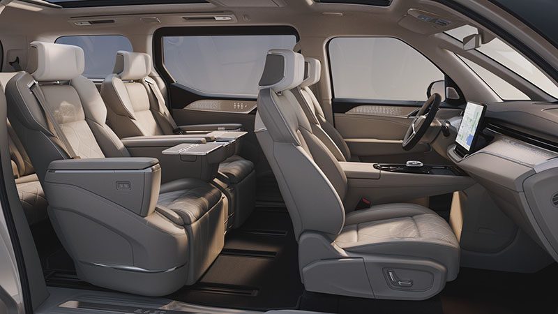 Volvo EM90 รถ MPV ไฟฟ้าหรูที่ราคาแพงกว่าคู่แฝดเกือบครึ่ง