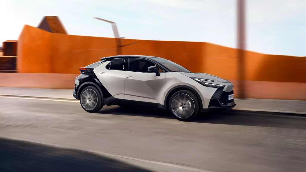 Toyota CHR 2025 สปอร์ตครอสโอเวอร์แห่งอนาคตที่พัฒนาไปอีกขั้น